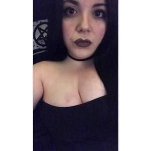 Meet your Posher, Dominique